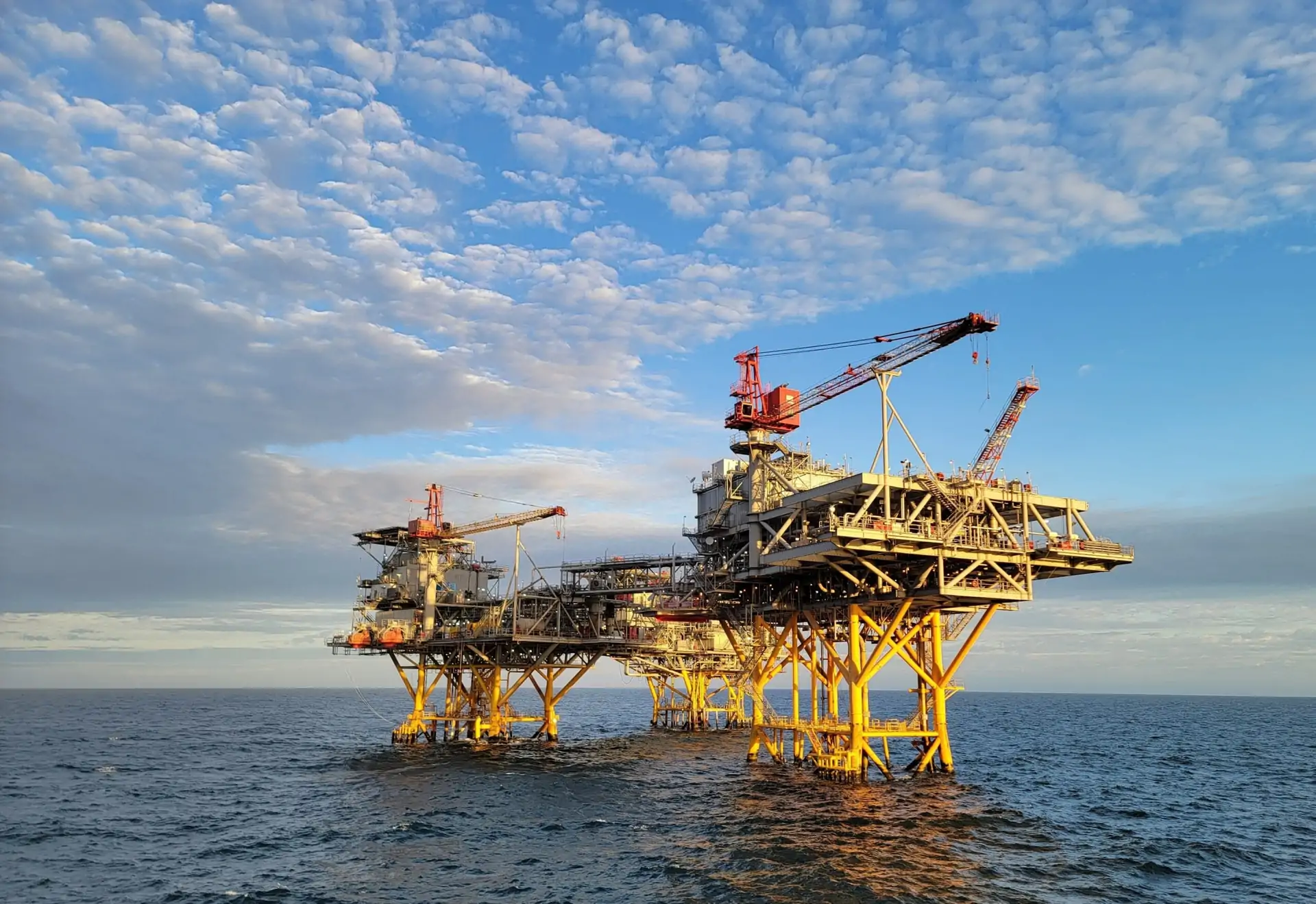 Offshore-platform til havs